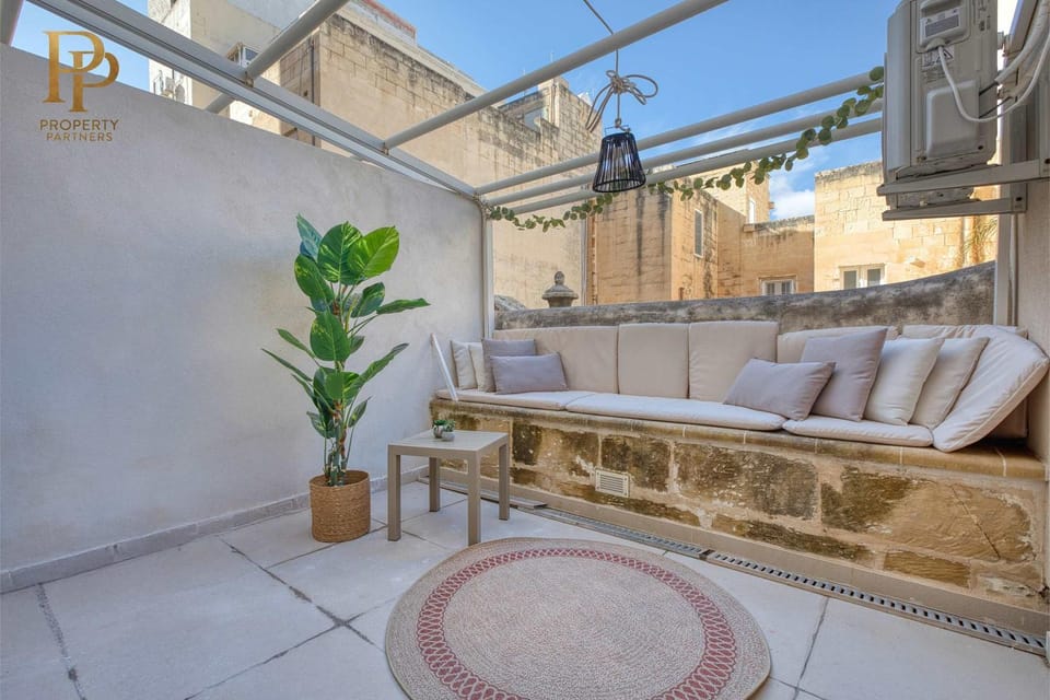 Studio with terrace 2 min from the Sea Sliema Apartment in Sliema