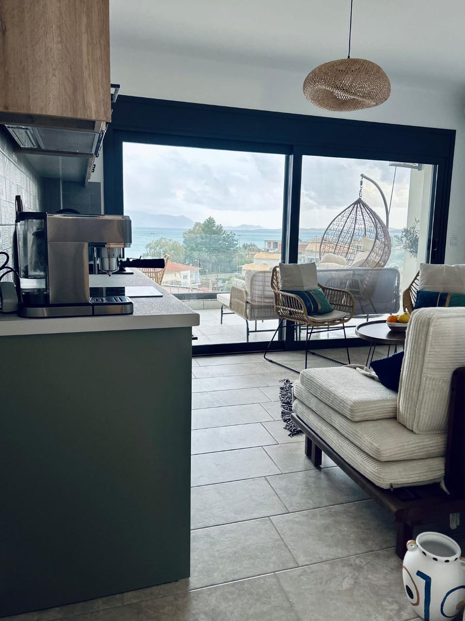 Kitchen or kitchenette, Living room