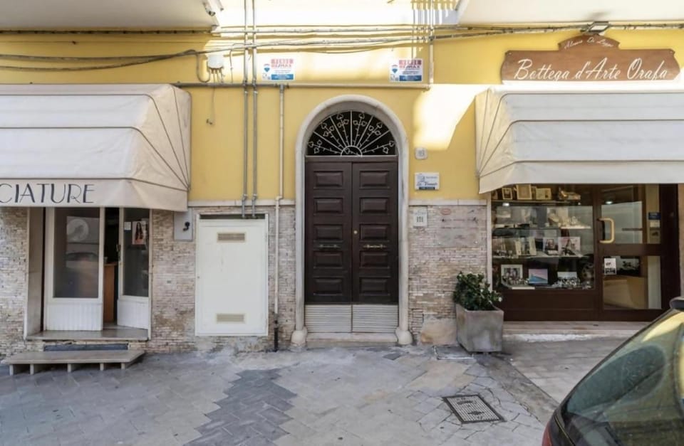 Property building, Facade/entrance