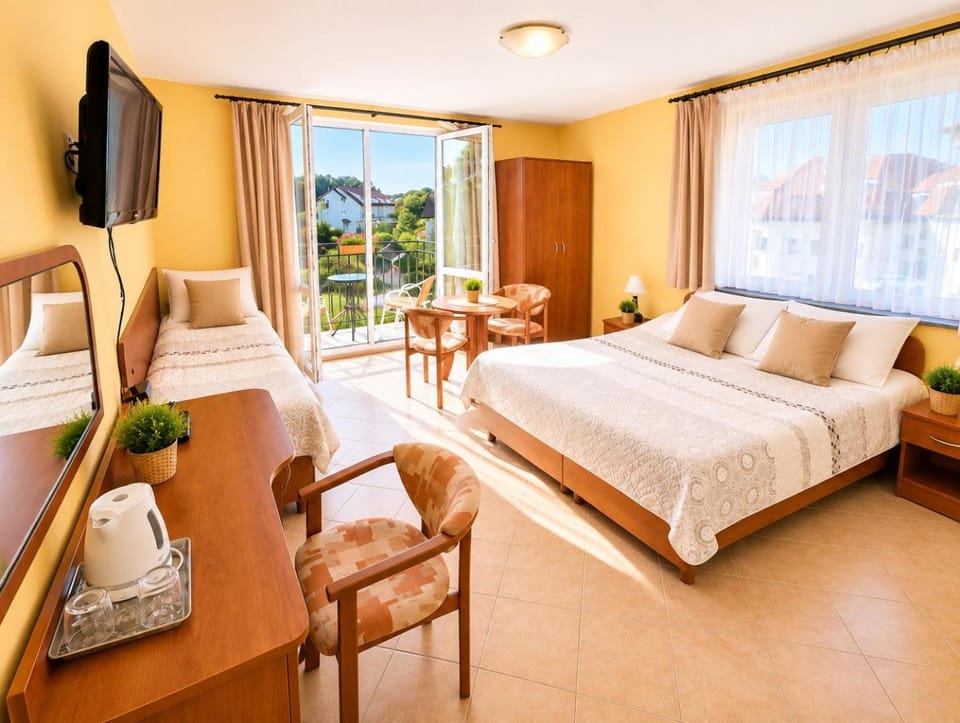 Bed, Balcony/Terrace, Seating area