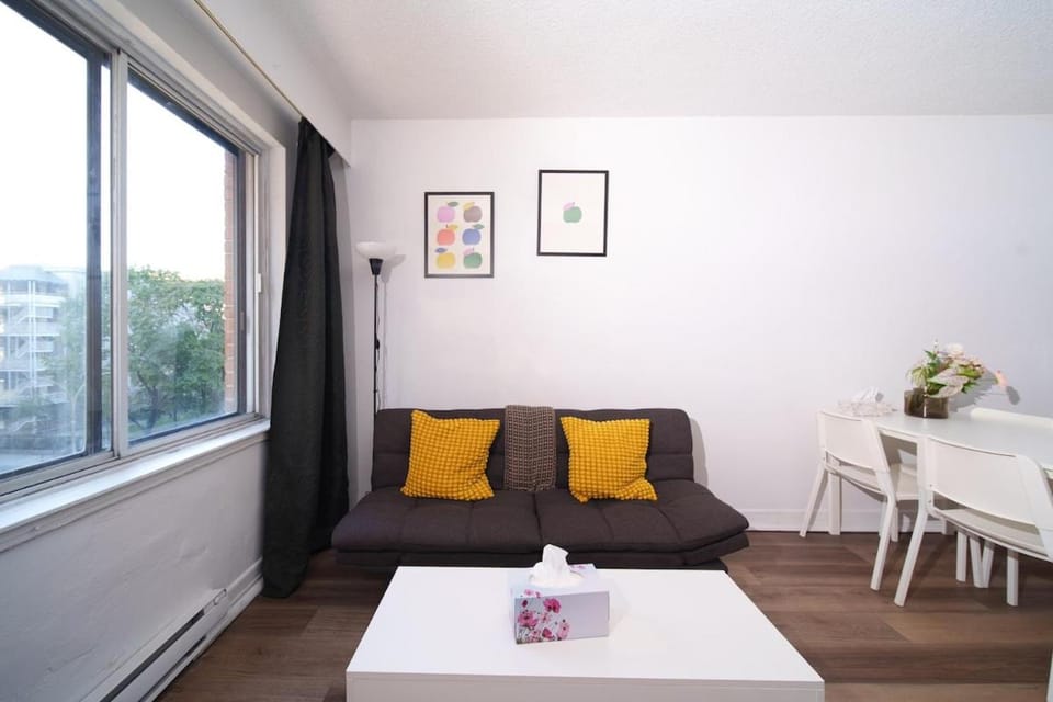 Studio in DT Montreal,5 minutes to Bell Center Apartment in Montreal