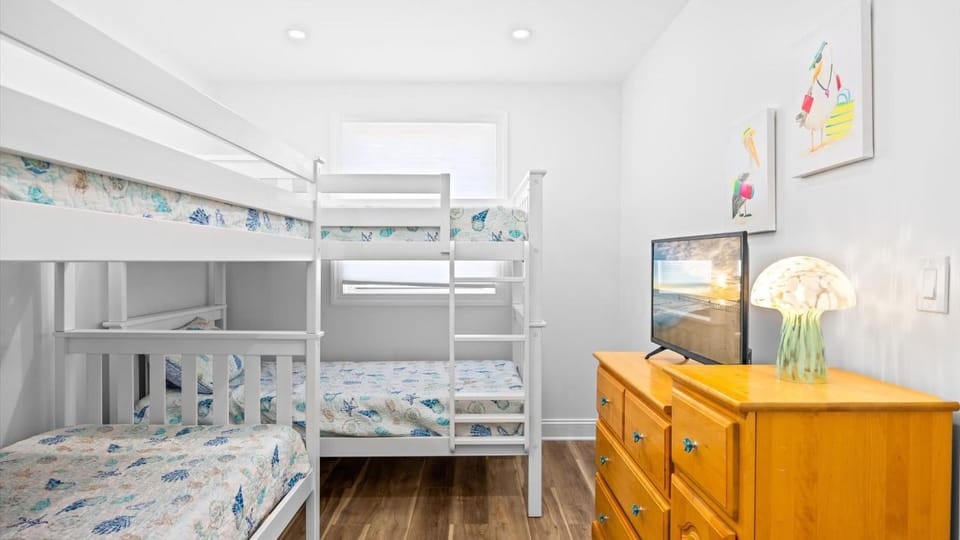 Newly Renovated 3br 2ba Rancher w Patio & Parking House in Ventnor City