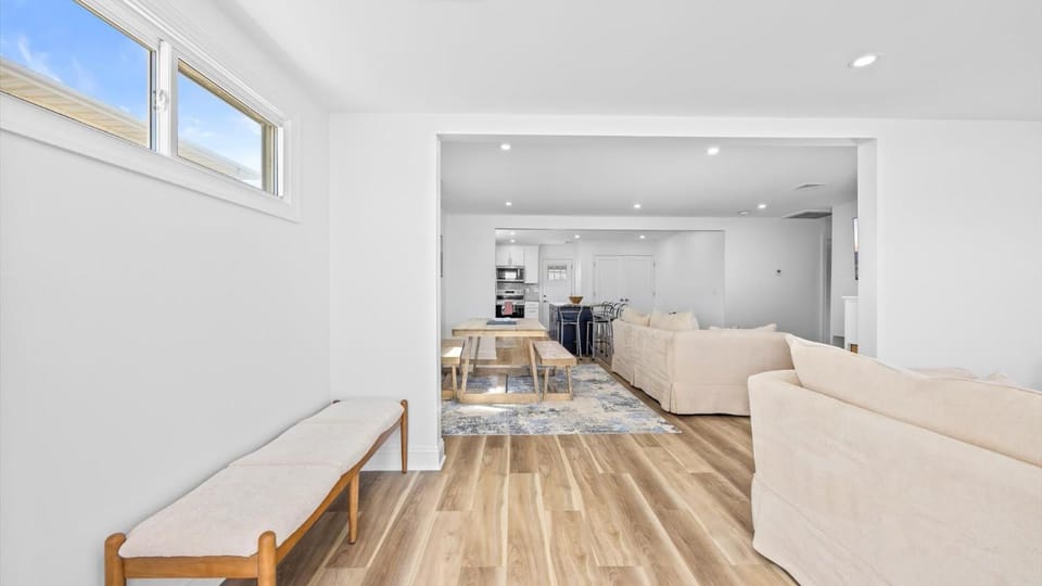 Newly Renovated 3br 2ba Rancher w Patio & Parking House in Ventnor City
