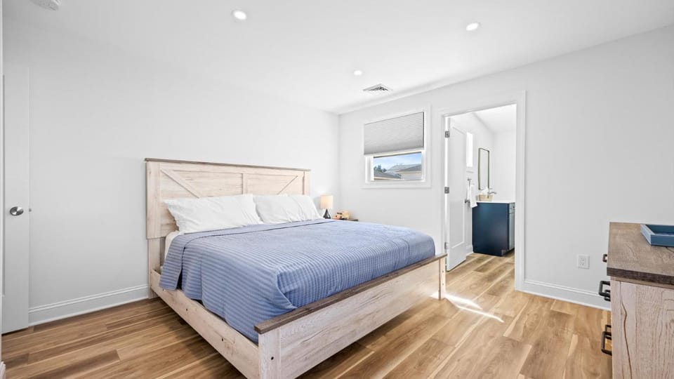 Newly Renovated 3br 2ba Rancher w Patio & Parking House in Ventnor City