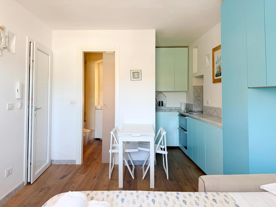 Bathroom, Kitchen or kitchenette