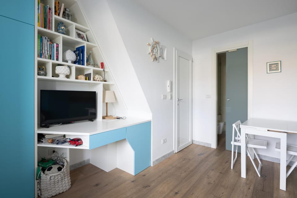 Comfortable and cute studio flat with a sea view Lerici Monolocale vista mare Apartment in Lerici