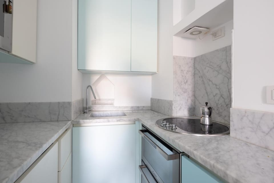 Comfortable and cute studio flat with a sea view Lerici Monolocale vista mare Apartment in Lerici