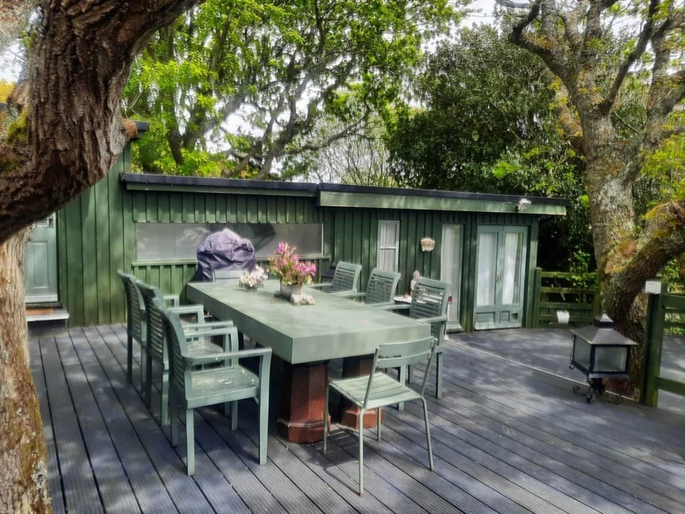 Patio, Dining area