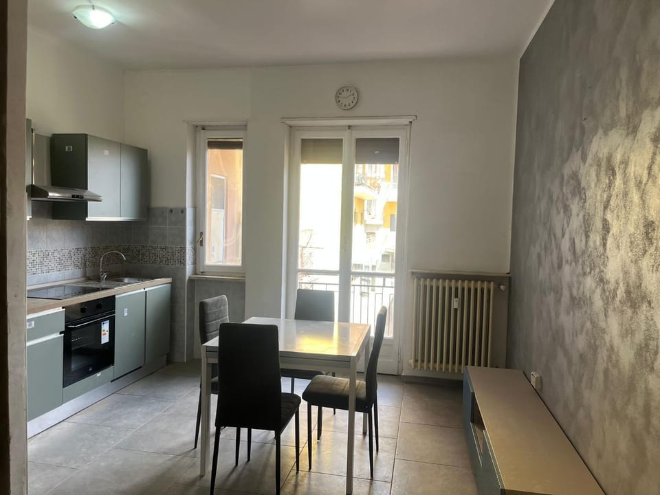 Kitchen or kitchenette, Living room, Dining area, oven, stove