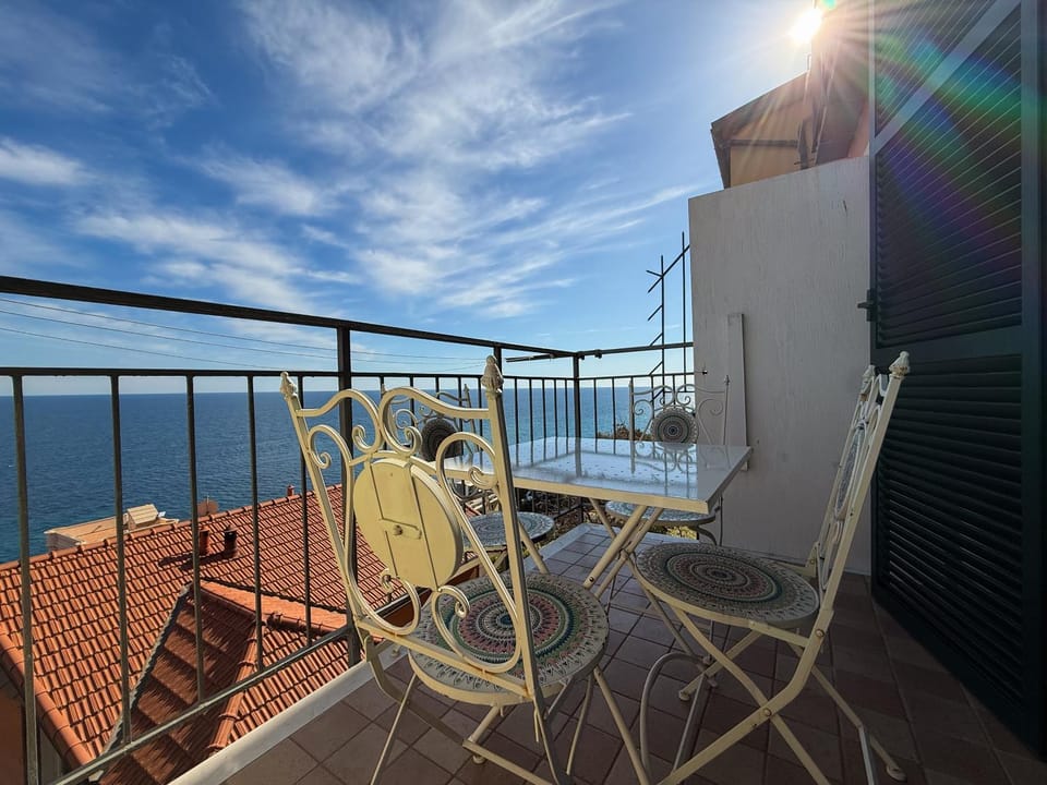 Patio, Day, Natural landscape, View (from property/room), Balcony/Terrace, Sea view