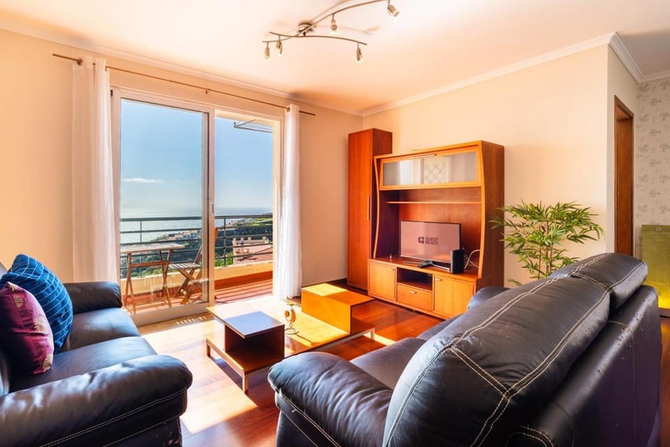 GuestReady - Caniço Retreat with Balcony Apartment in Caniço
