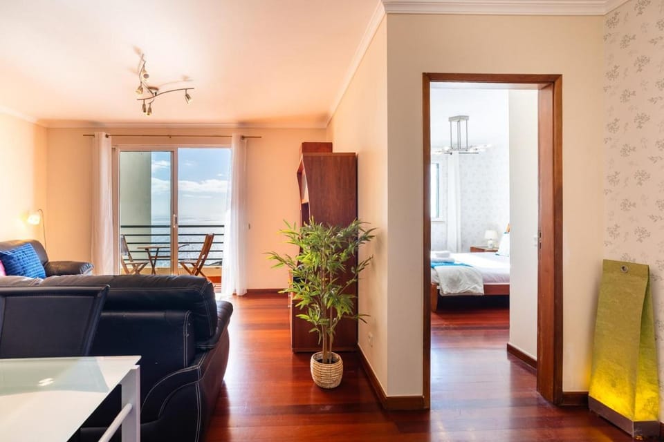 GuestReady - Caniço Retreat with Balcony Apartment in Caniço