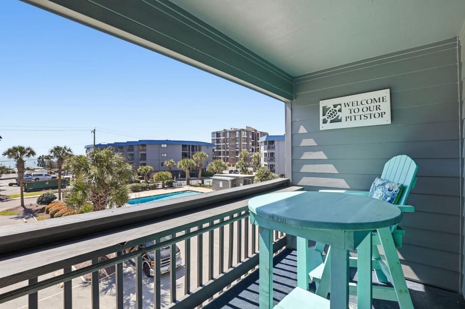 Sea Cabin Shores w Pool View and Ocean Peek Cabin in North Myrtle Beach