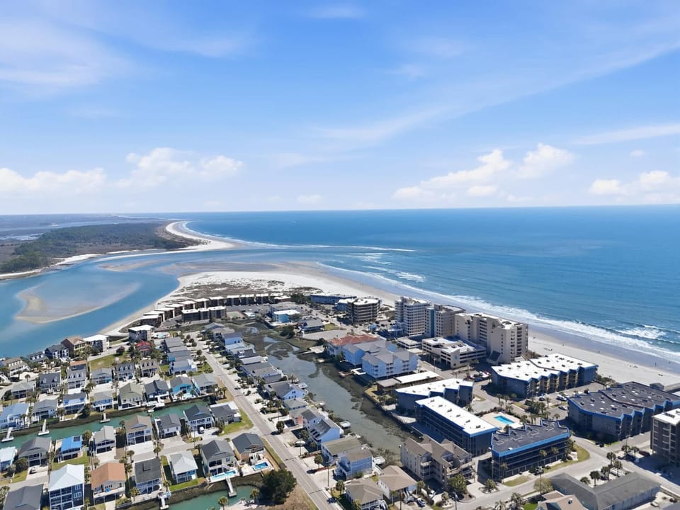 Sea Cabin Shores w Pool View and Ocean Peek Cabin in North Myrtle Beach