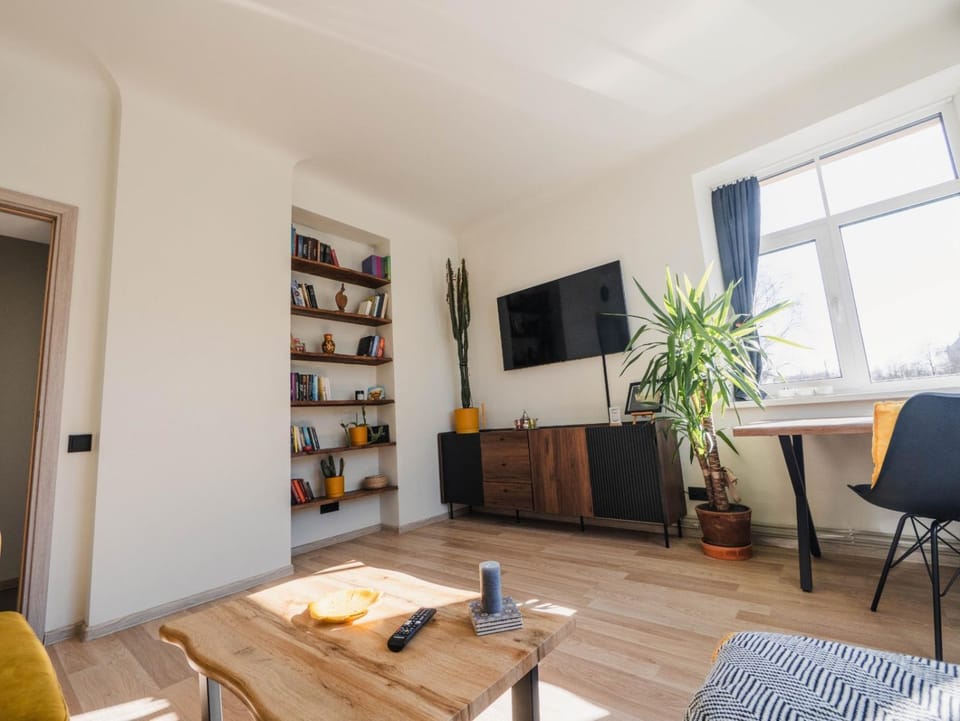 TV and multimedia, Living room, internet