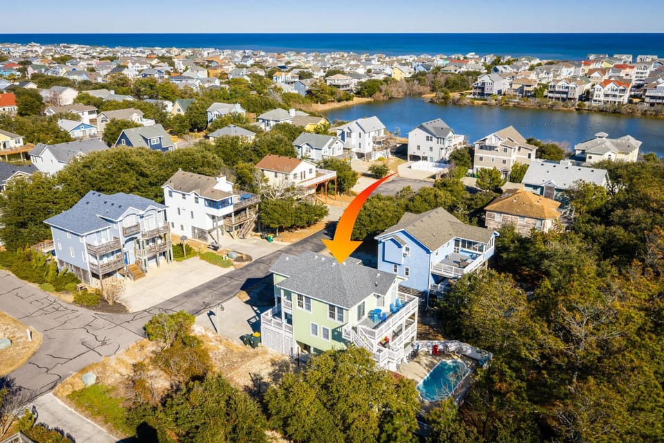 Corolla Getaway with Pool Bar Spa & Game Rm House in Corolla