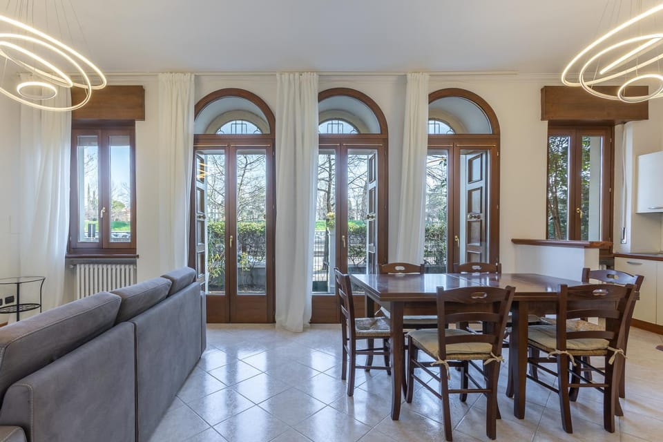 Communal lounge/ TV room, Kitchen or kitchenette, Living room