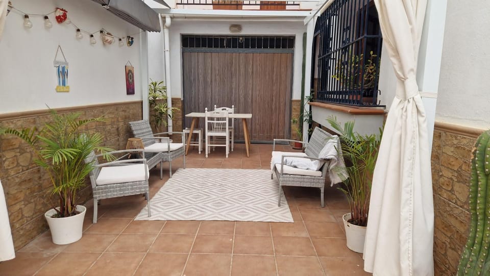 Patio, Garden, Balcony/Terrace