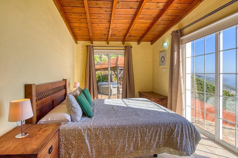 Bed, Natural landscape, View (from property/room), Balcony/Terrace, Photo of the whole room, Bedroom