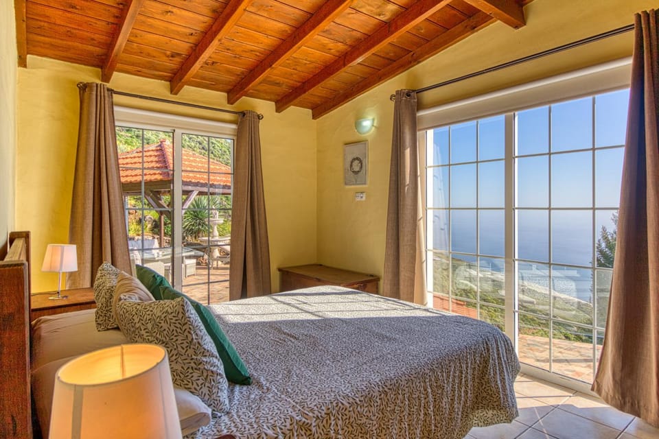 Bed, View (from property/room), Balcony/Terrace, Photo of the whole room, Bedroom