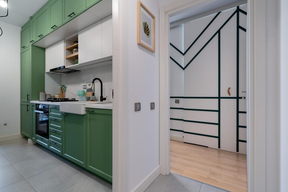 Coffee/tea facilities, Kitchen or kitchenette, dishwasher, oven, stove