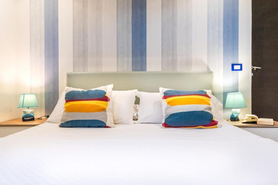 Bed, Decorative detail, Bedroom, internet, safe