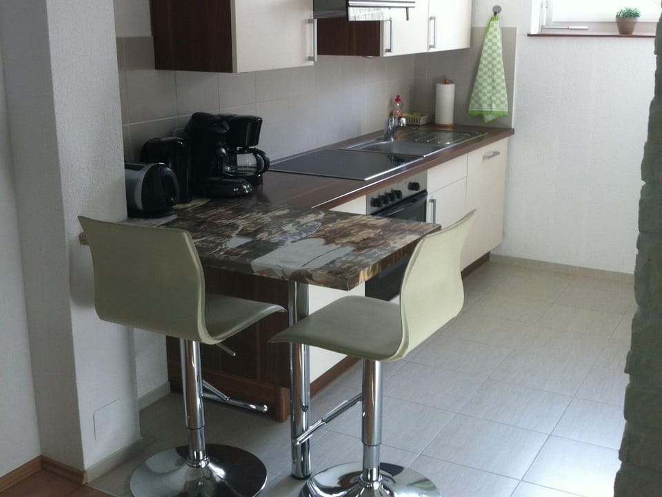 Kitchen or kitchenette, Living room