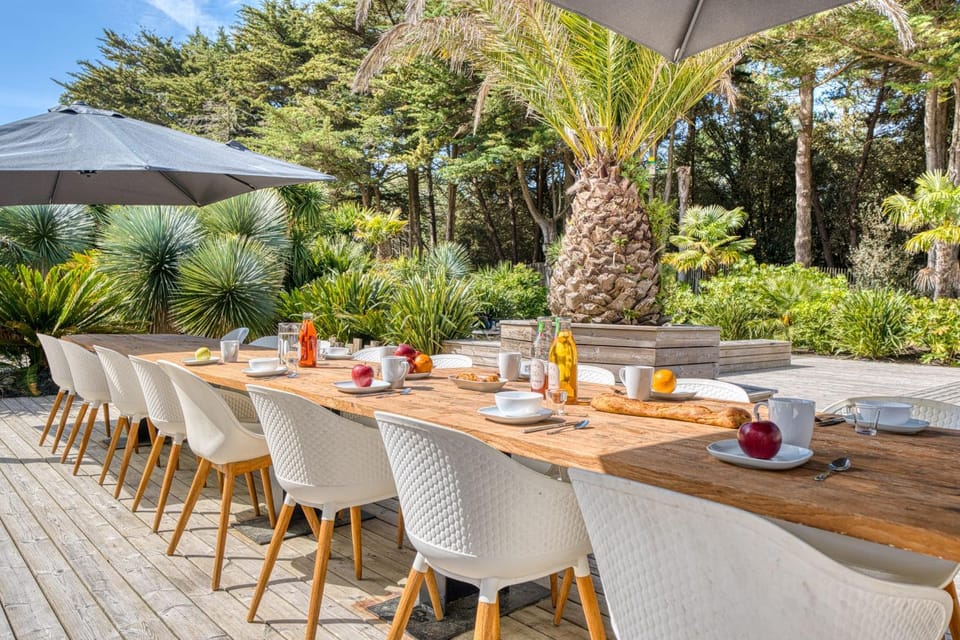 Patio, Dining area