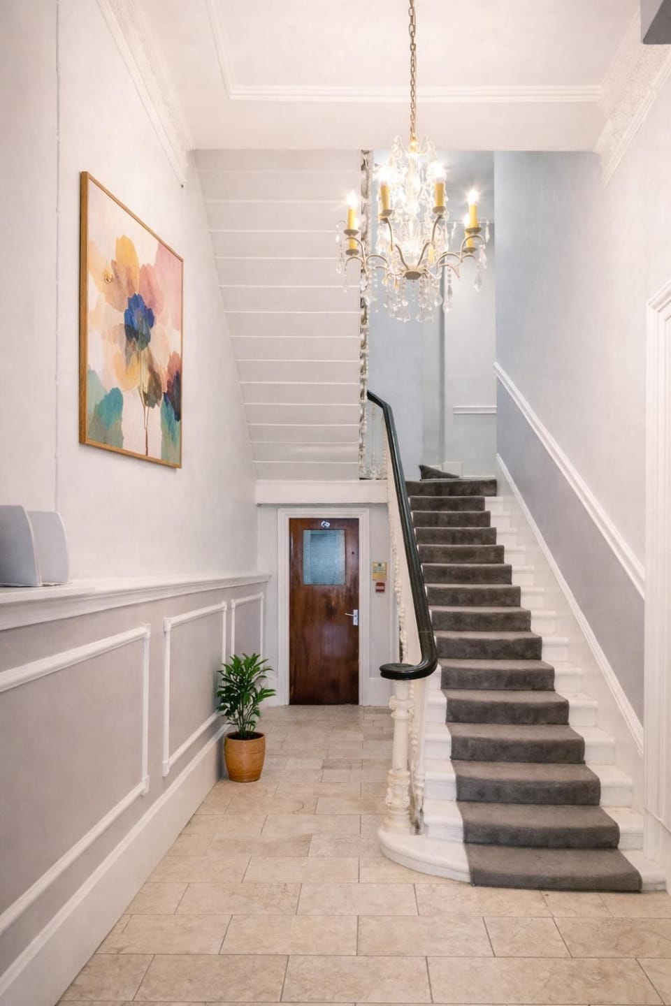 Facade/entrance, concierge