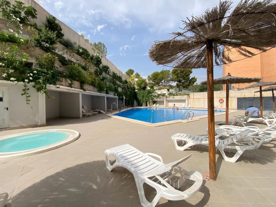 Alicante Hills - Bright, Pool, Parking and AC in the living room Apartment in Alacantí
