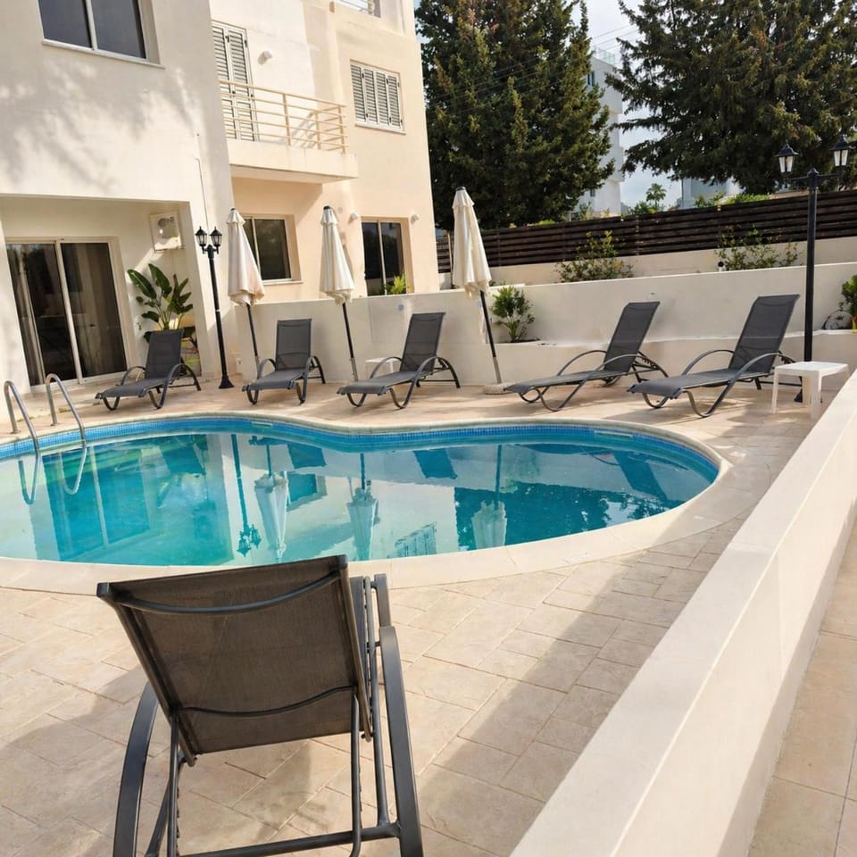 Day, Pool view, Swimming pool, sunbed
