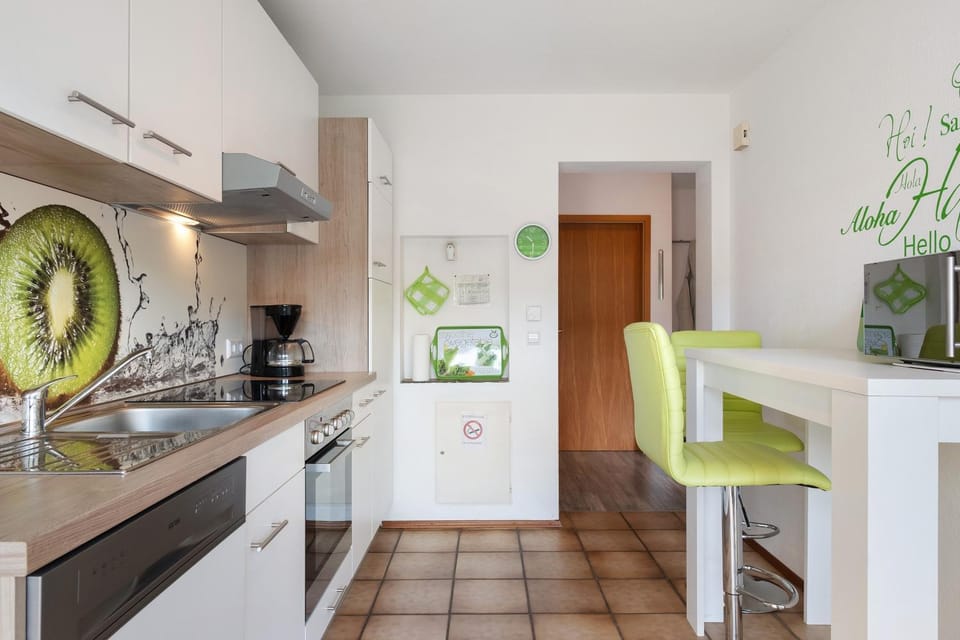 Kitchen or kitchenette, Living room