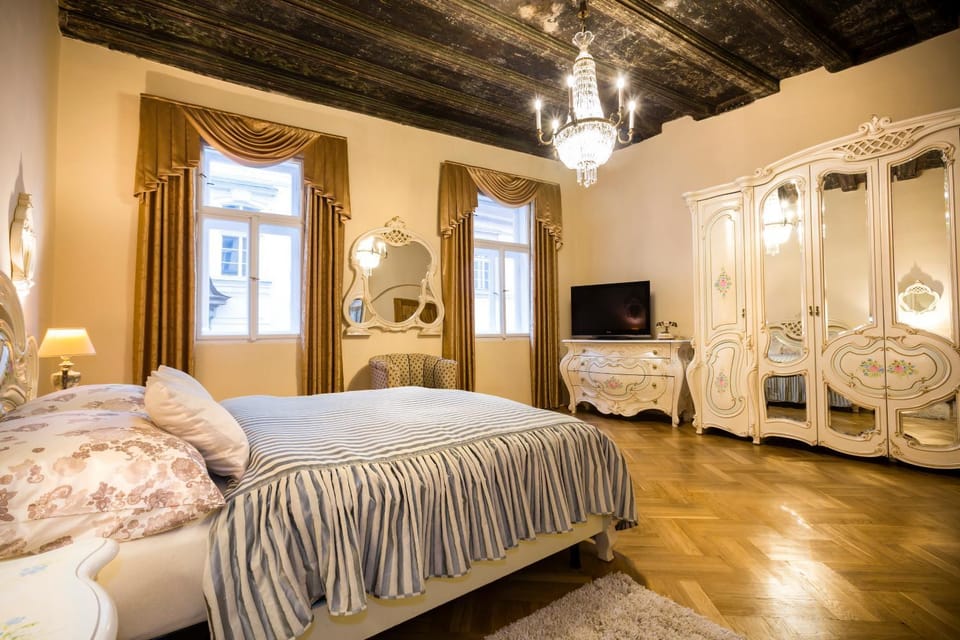 Bed, TV and multimedia, Photo of the whole room, Bedroom, wardrobe