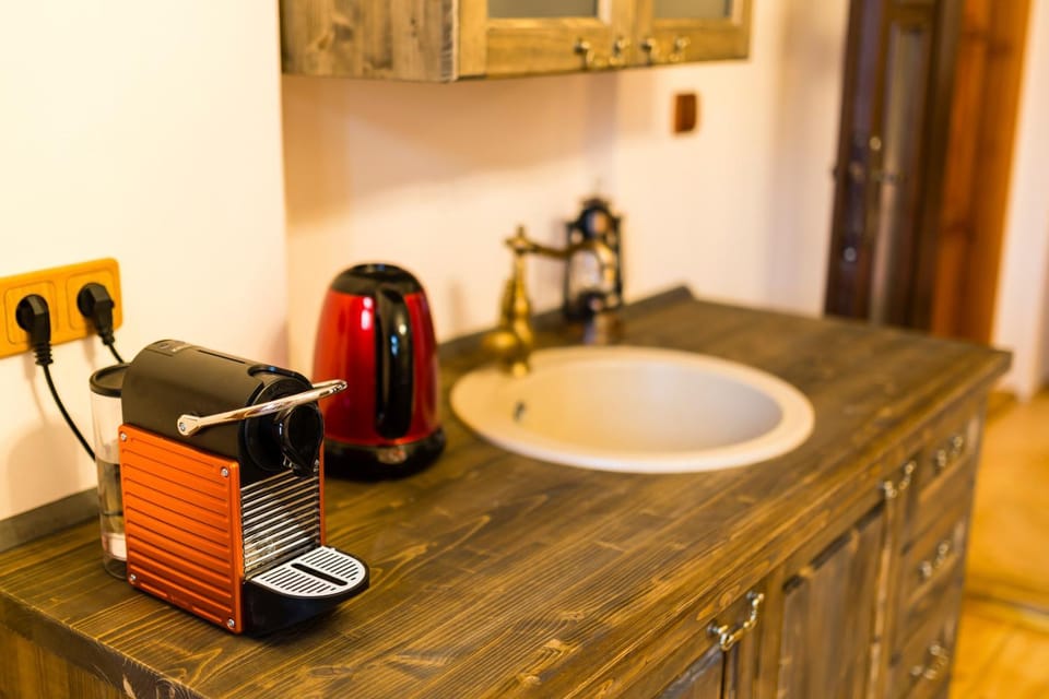Coffee/tea facilities, Kitchen or kitchenette, Other