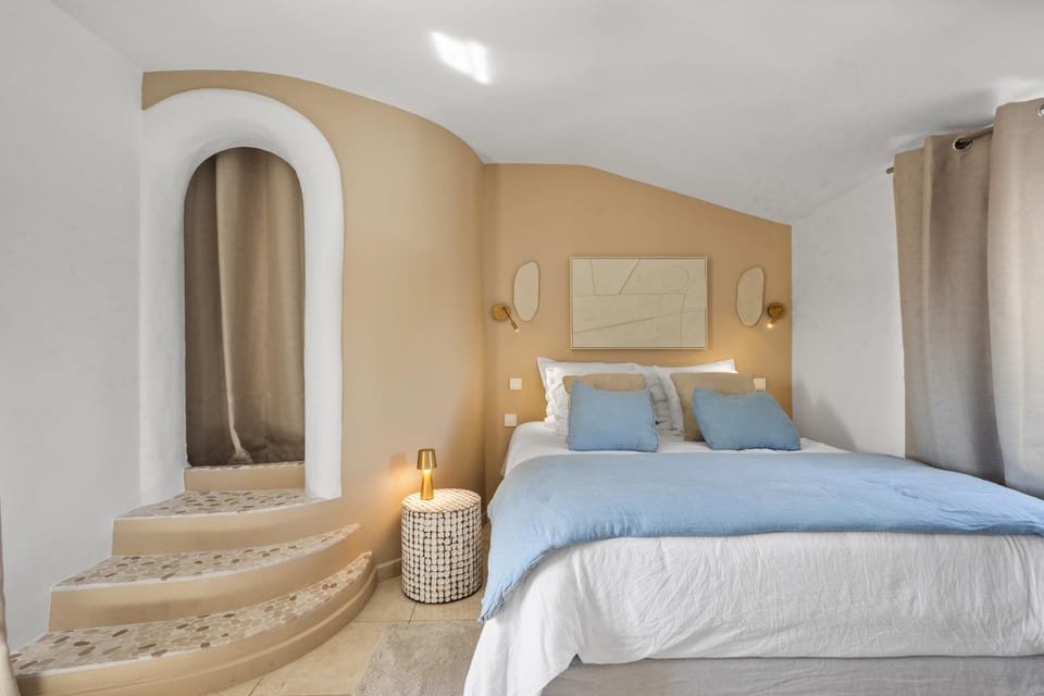 FRGK Luxury Sea View Villa ANITA Heated Pool 7 Bedrooms Cannes Villa in Cannes