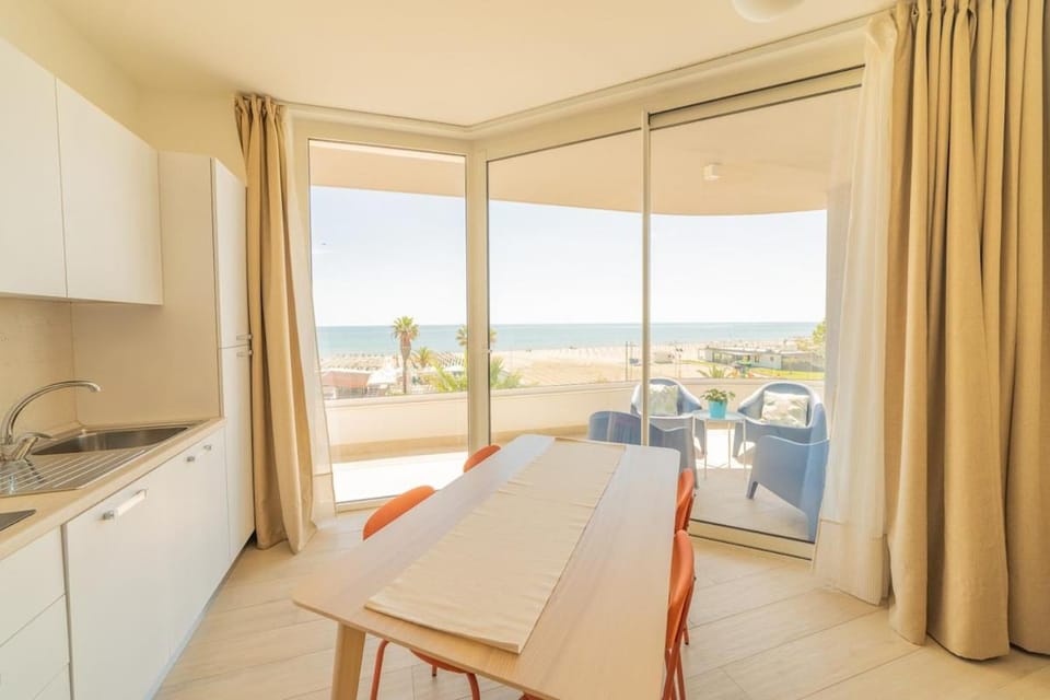 Straordinaria Vista Mare Apartment in Alba Adriatica