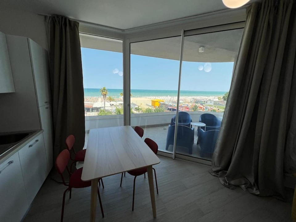 Straordinaria Vista Mare Apartment in Alba Adriatica
