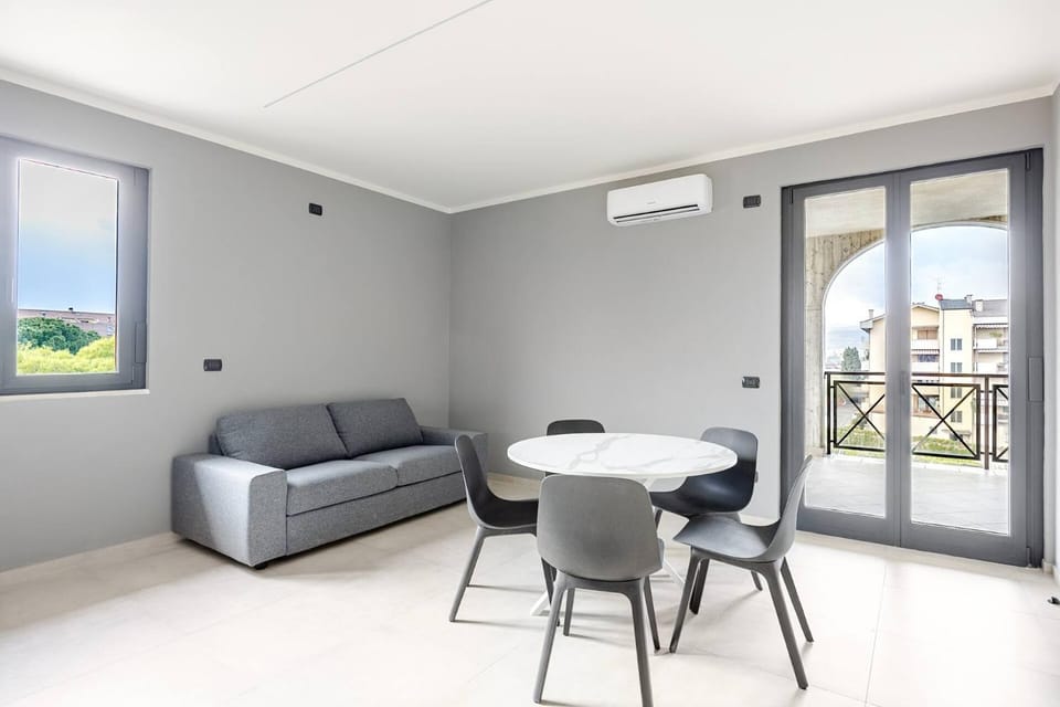 Patio, View (from property/room), Balcony/Terrace, Living room, Dining area, air conditioner