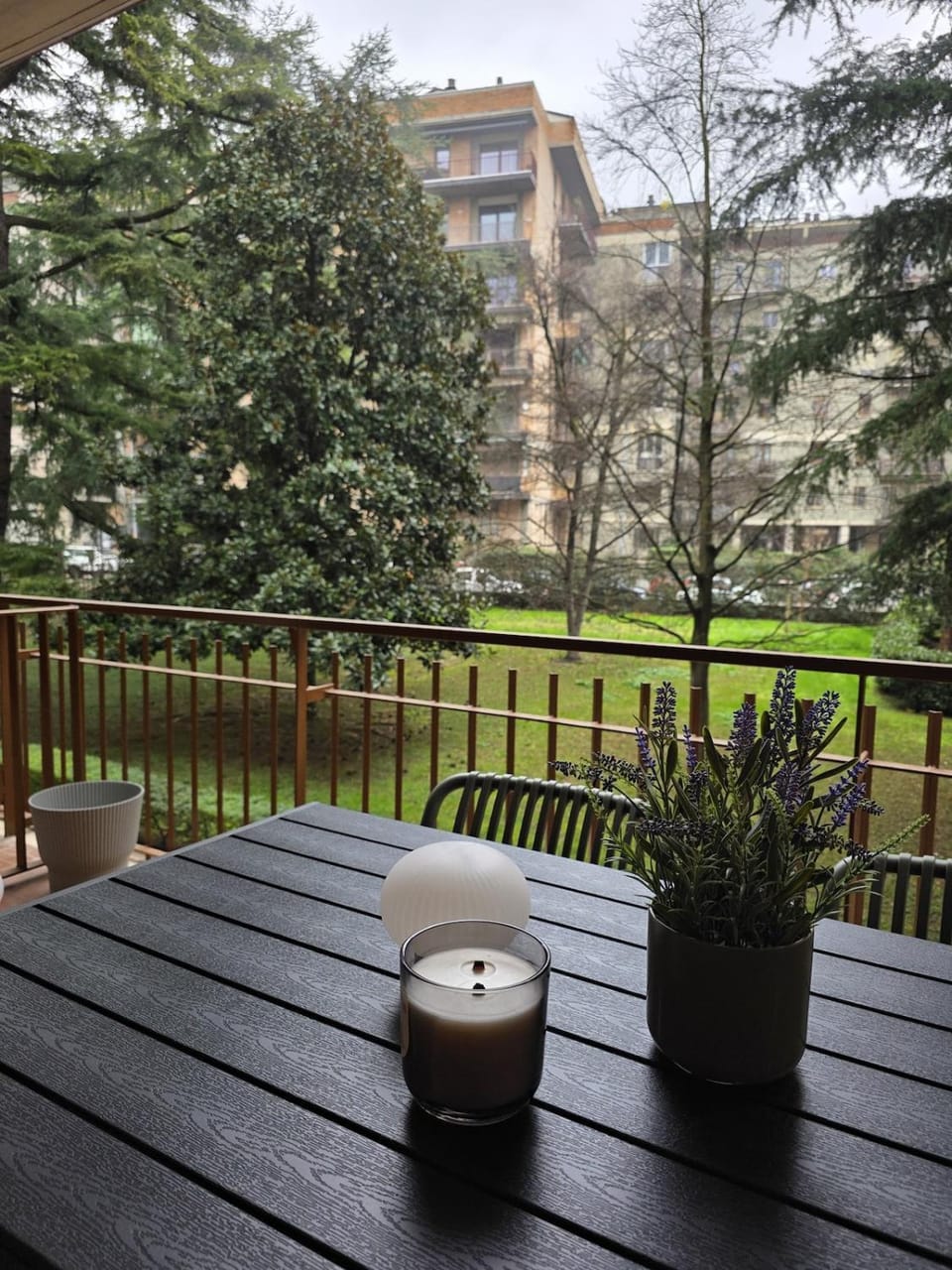 Balcony/Terrace, Street view