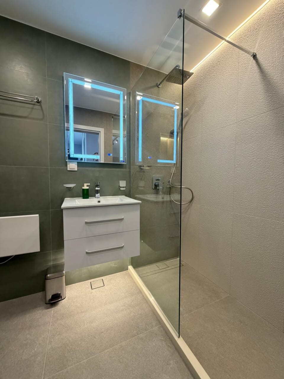 Shower, Bathroom