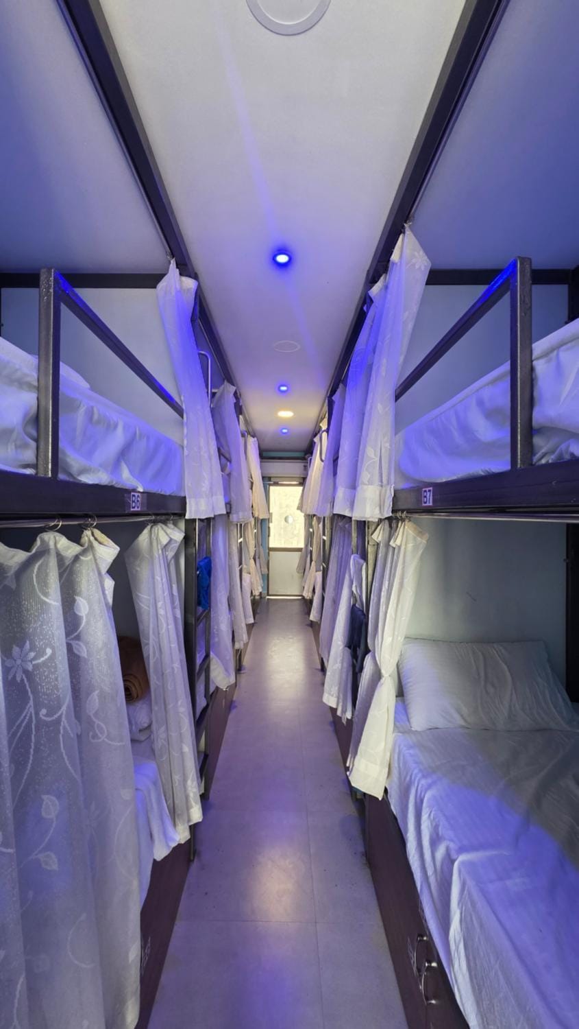 Diya Divine Stay Luxurious AC Dormitory Hostel in Tamil Nadu