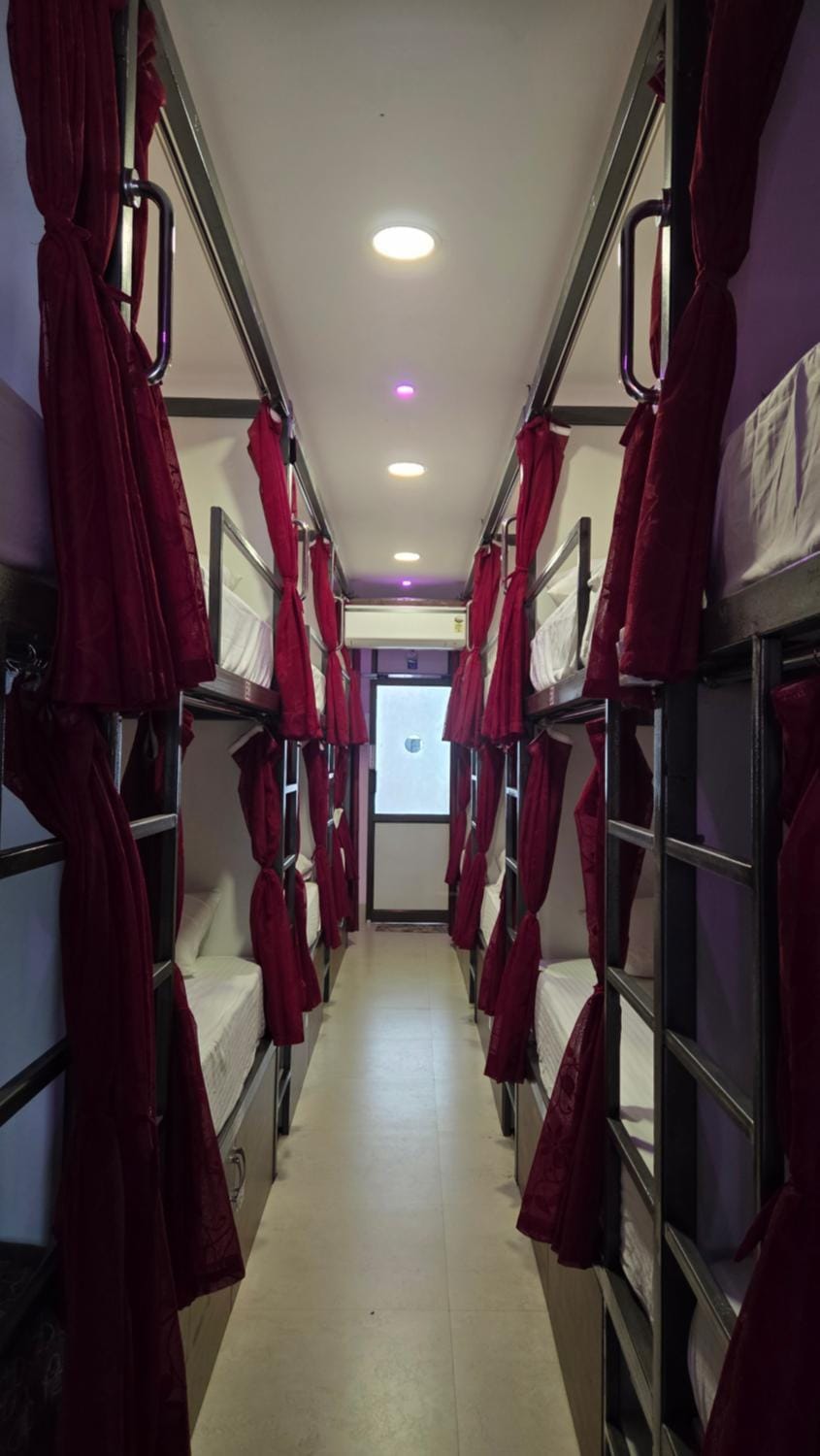Diya Divine Stay Luxurious AC Dormitory Hostel in Tamil Nadu