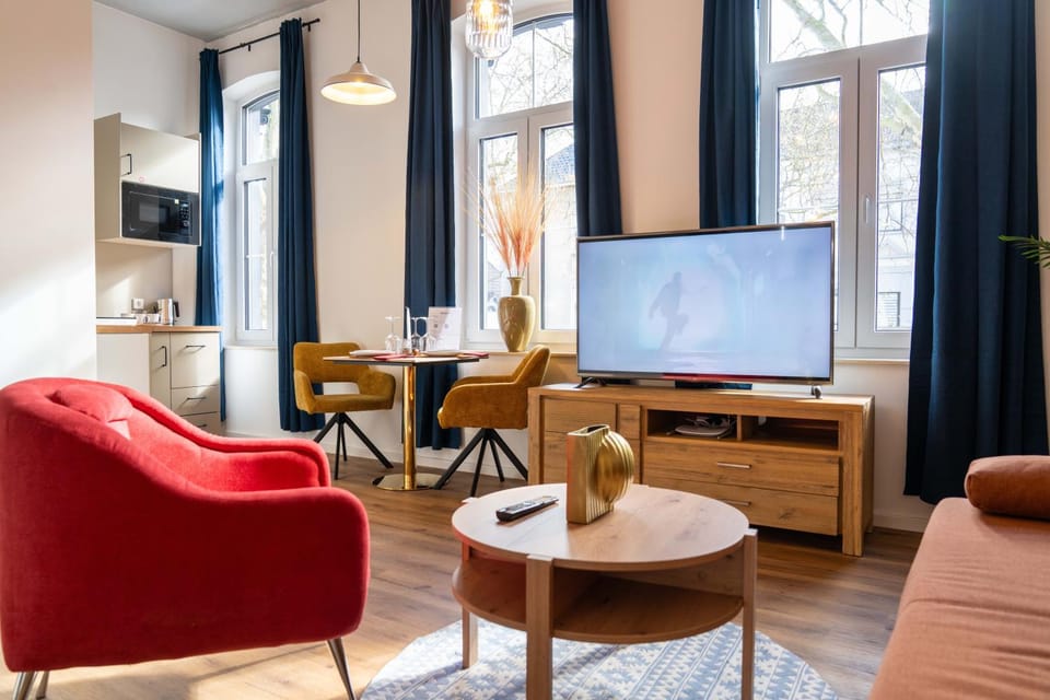Living room, Seating area, Dining area