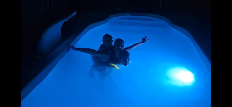 Night, Pool view