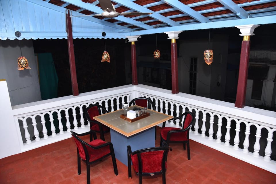 View (from property/room), Balcony/Terrace, Seating area, Dining area