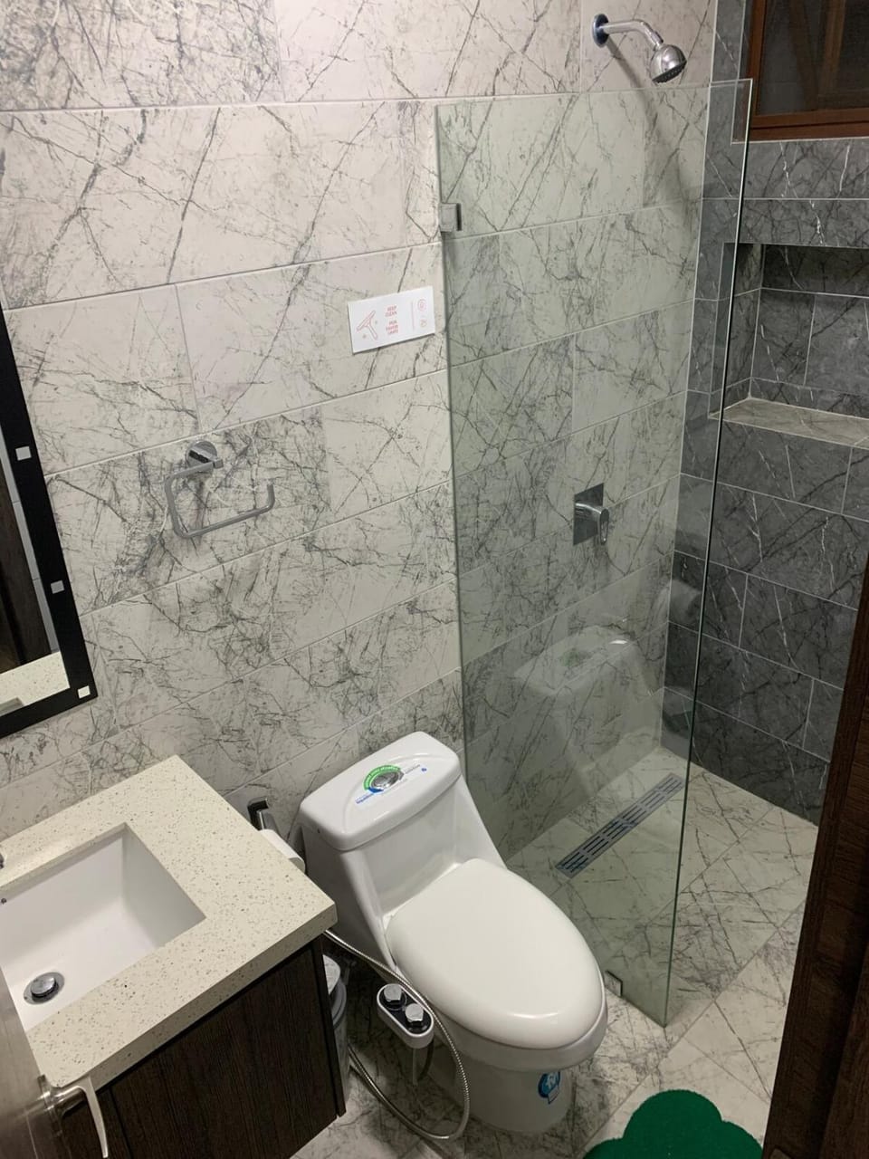 Bathroom, Guests, towels, towels