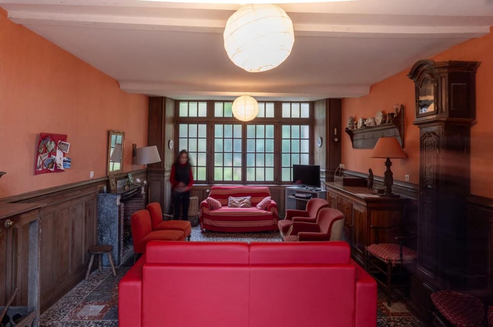 Communal lounge/ TV room