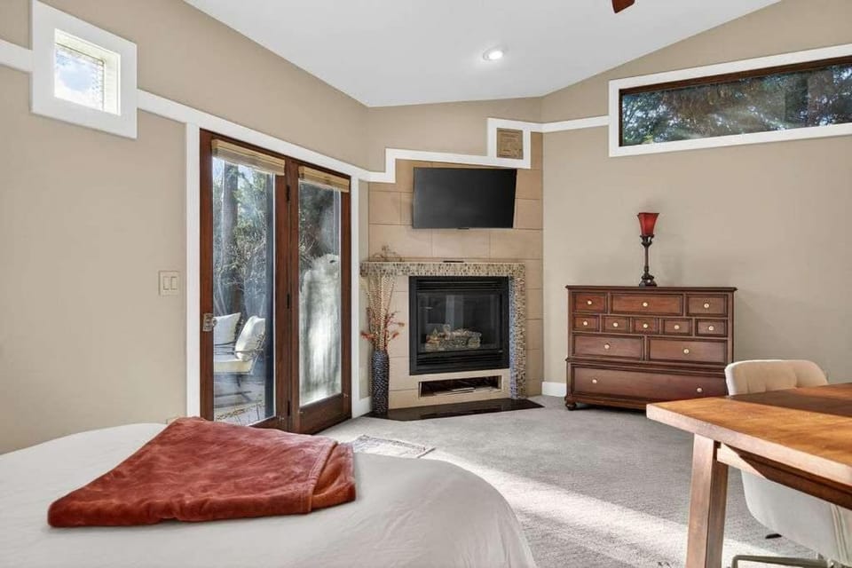 Ember & Oak Bungalow House in Boise