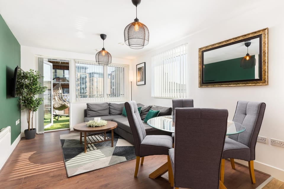 Dining area, heating
