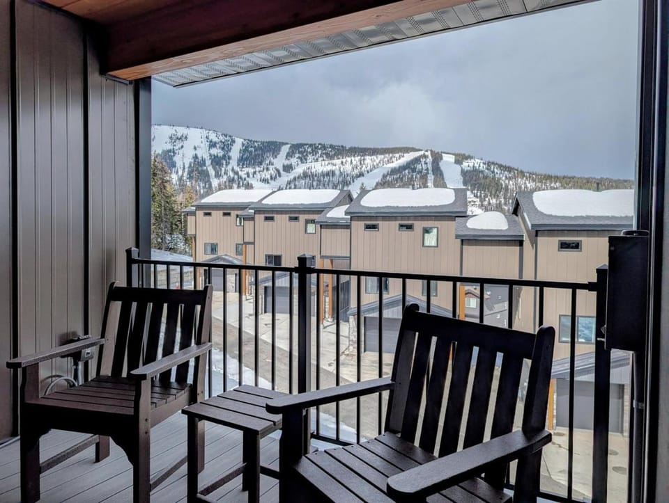 Patio, Day, Winter, View (from property/room), Balcony/Terrace, Seating area, Mountain view